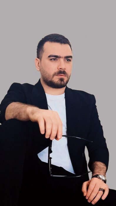 الفنان إياد مشعل